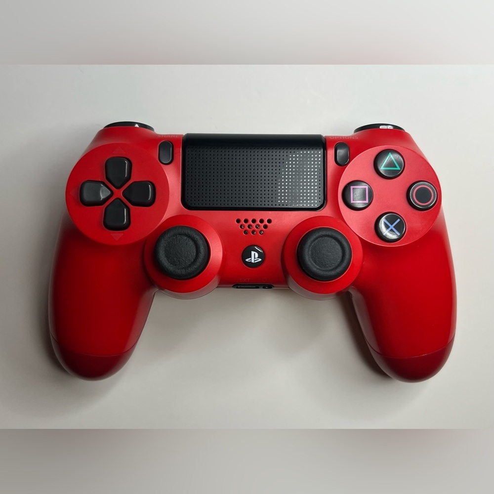 PS4 Slim - Picture 2 of 12